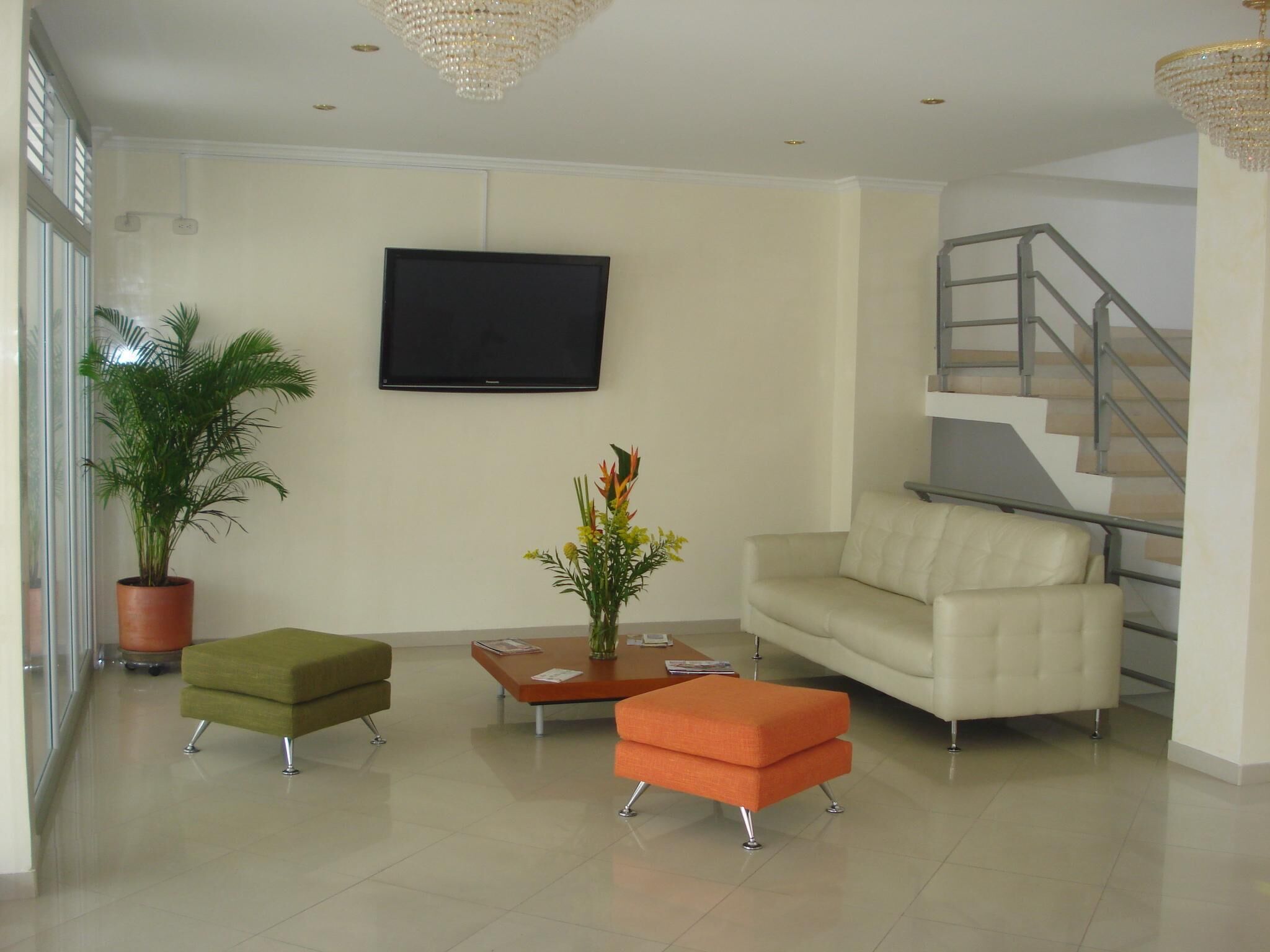 المنشأة من الداخل