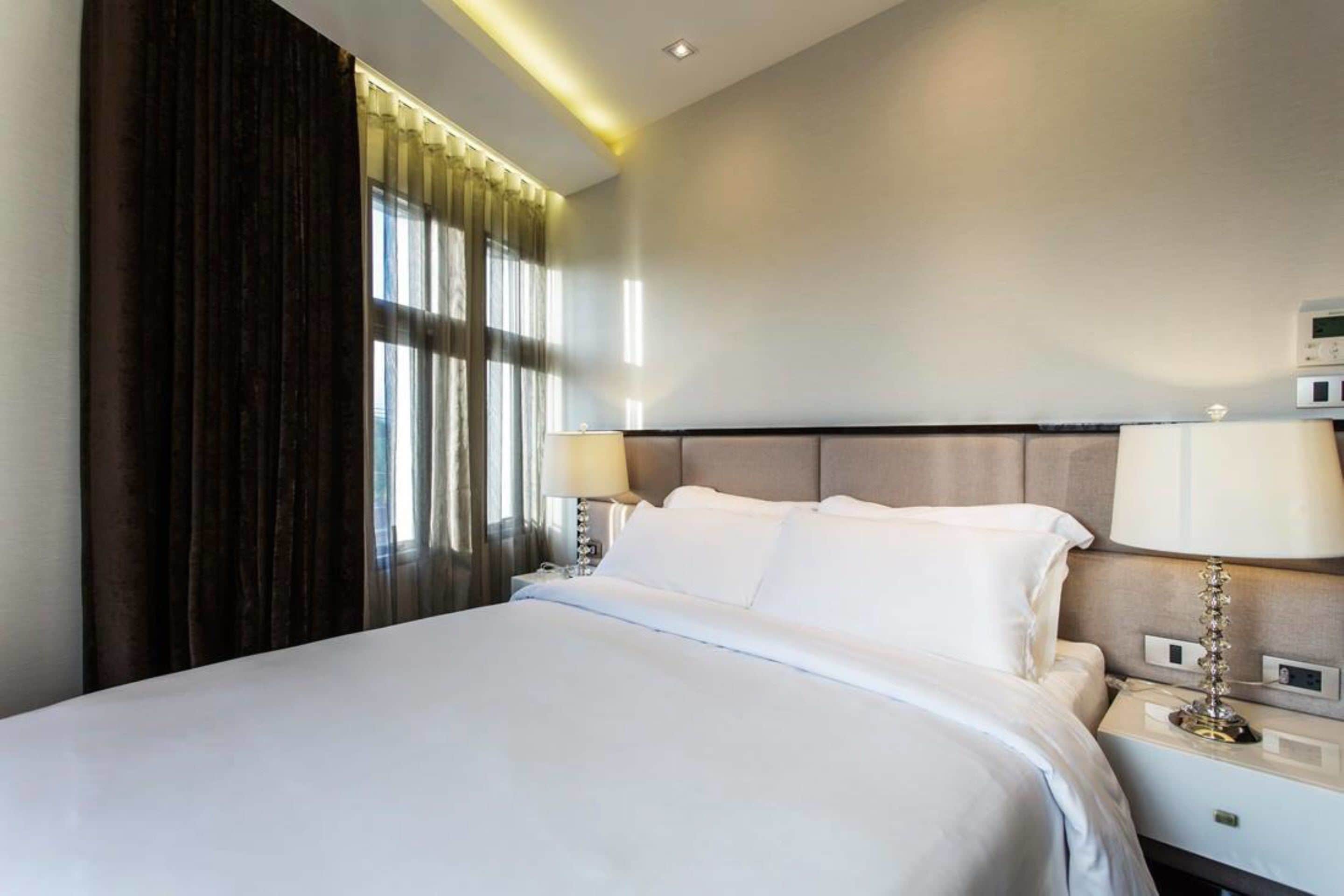 2 bedroom vorra thita suite | premium bedding, minibar, in-room safe, desk