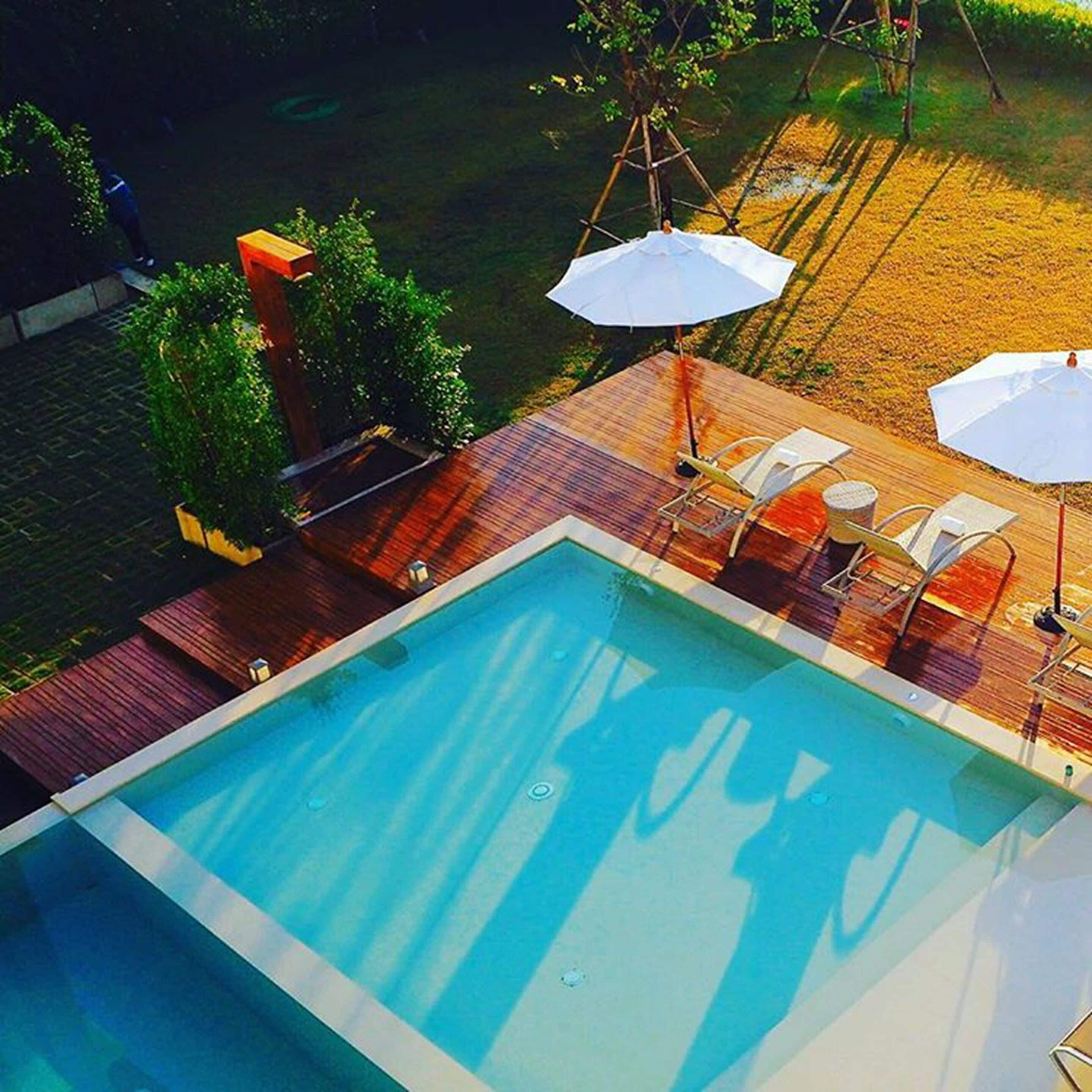 outdoor pool, pool loungers