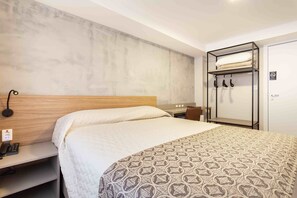 Deluxe Room | Minibar, individually furnished, desk, laptop workspace - Hotel Dom Rafael Executivo (Santa Maria)