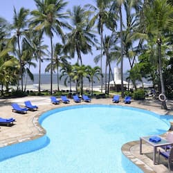 2 outdoor pools