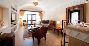 Hypo-allergenic bedding, in-room safe, iron/ironing board, free WiFi - Severin Sea Lodge (Mombasa)