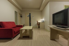 Living area - Jinjiang Inn (Beijing Tian'anmen Square Hepingmen Subway Station) (Beijing)