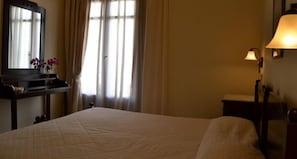 Room - Electra (Syros)