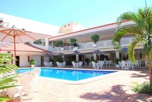 Outdoor pool - Aquarius Selva Hotel (Porto Velho)