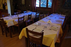 Esmorzar diari d'estil bufet gratuït 