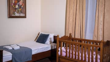 Family Room, 1 Bedroom, Balcony | Katil tambahan