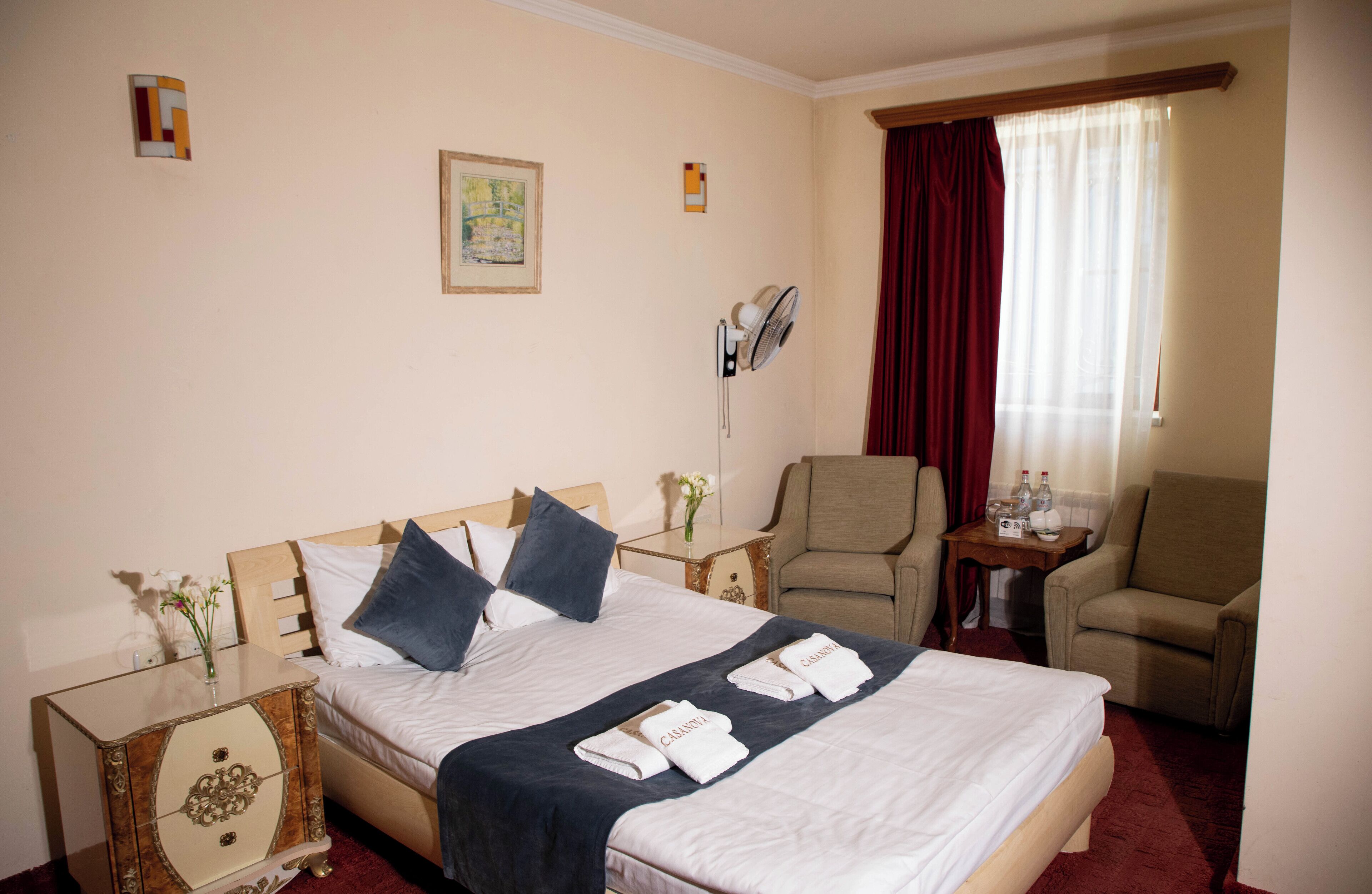 Dobbelt- eller tomannsrom – comfort | Sengetøy av topp kvalitet, safe på rommet og individuelt innredet