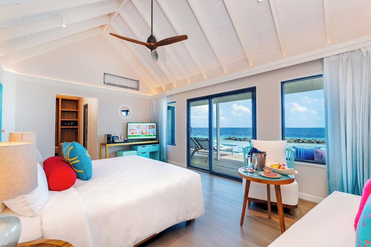 Honeymoon Sunset Water Villa with Pool