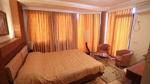 Unclassified image, 2 of 16, button - Perla (Pogradec)