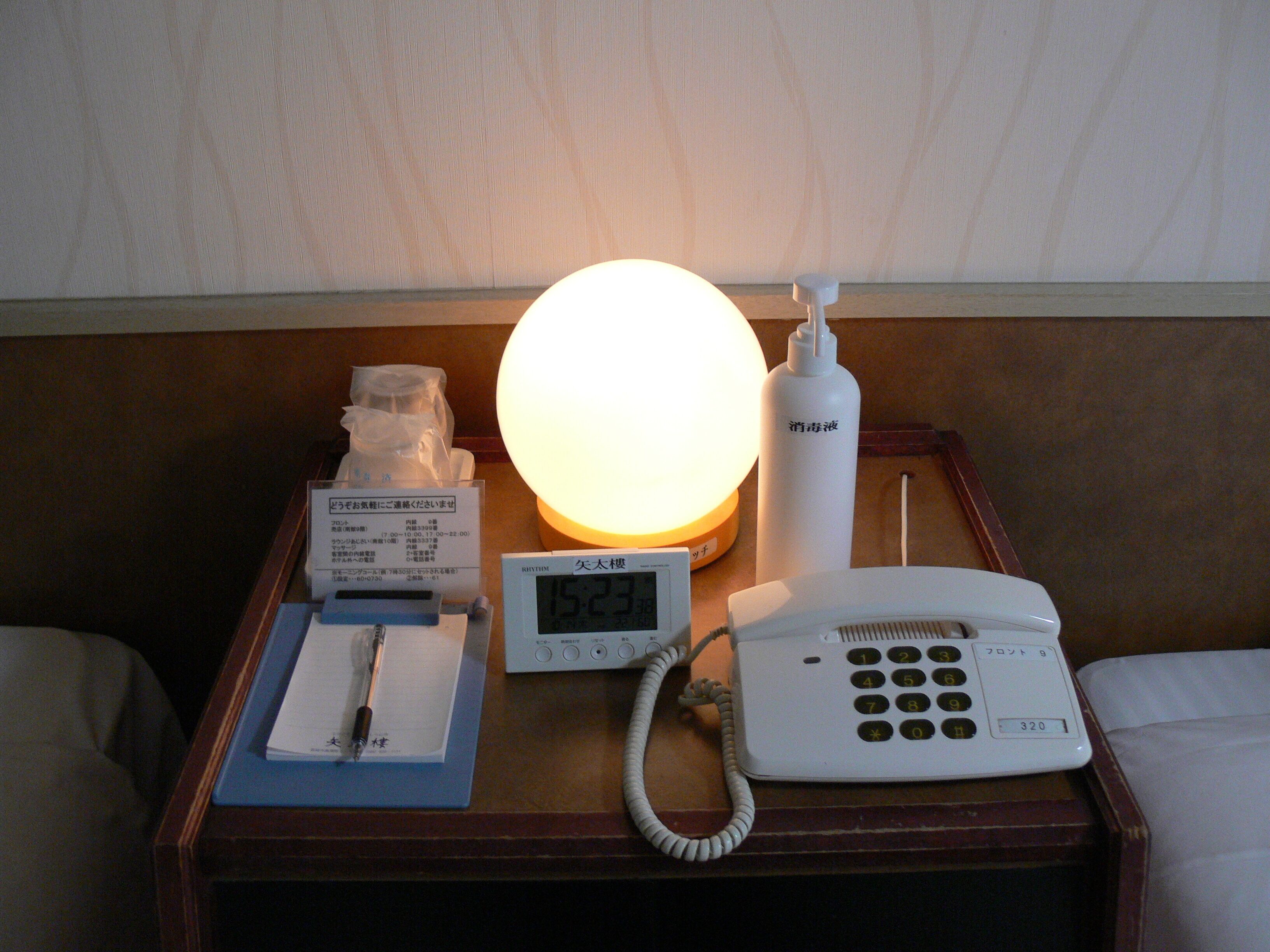 south building - twin room(14m) / no view / non-smoking | iron/ironing board, bed sheets