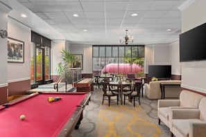 Billiards - WorldMark Seattle - The Camlin (Seattle)