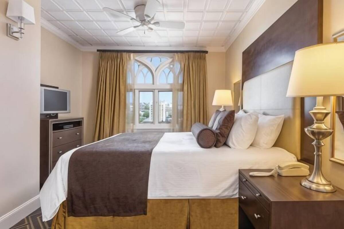 WiFi (surcharge), bed sheets
