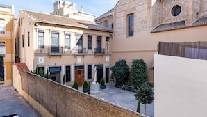 Apartment, 1 Bedroom | Courtyard view - Luxury Apartments Puerto Valencia (Valencia)