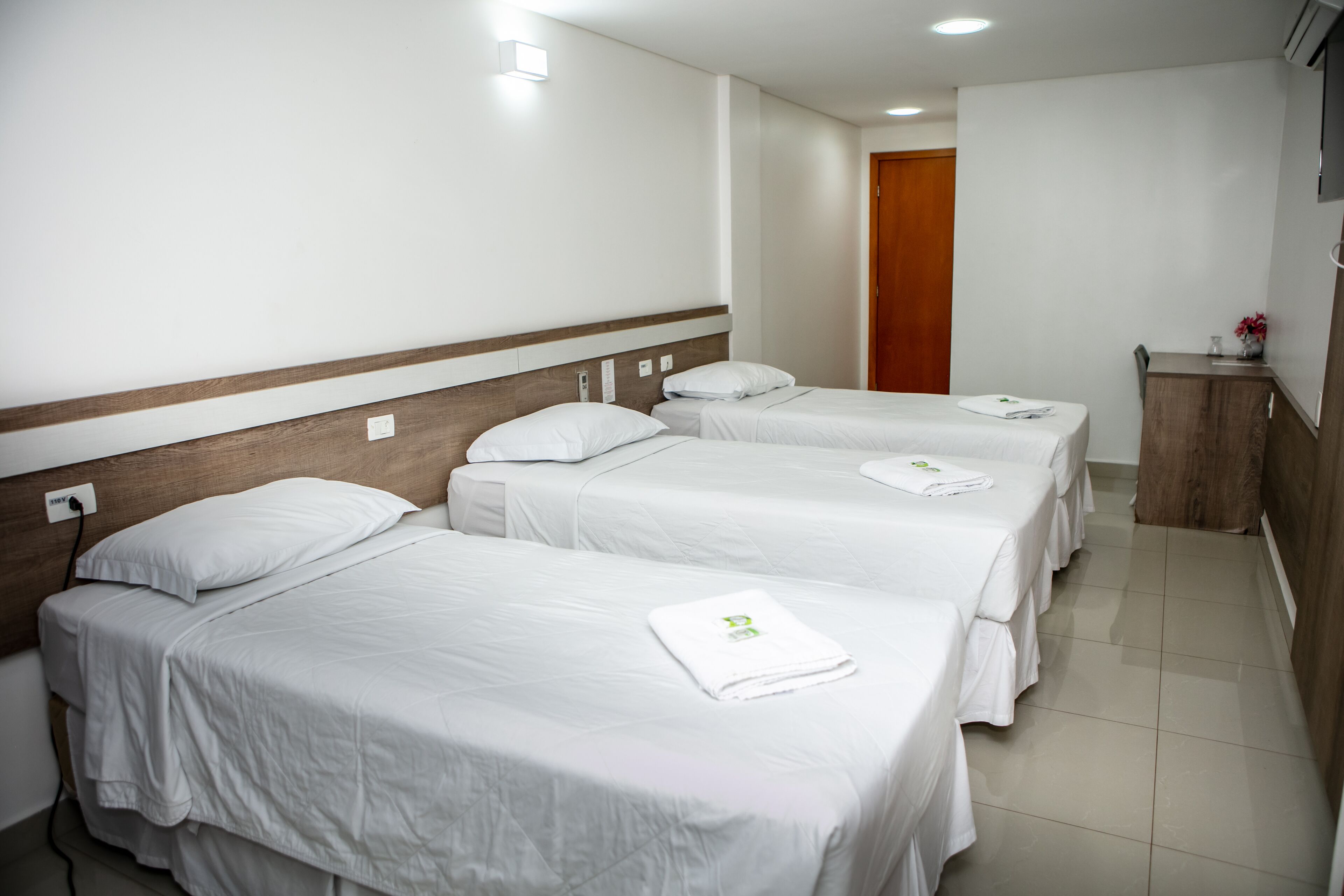 deluxe triple room | 1 bedroom, minibar, individually furnished, desk