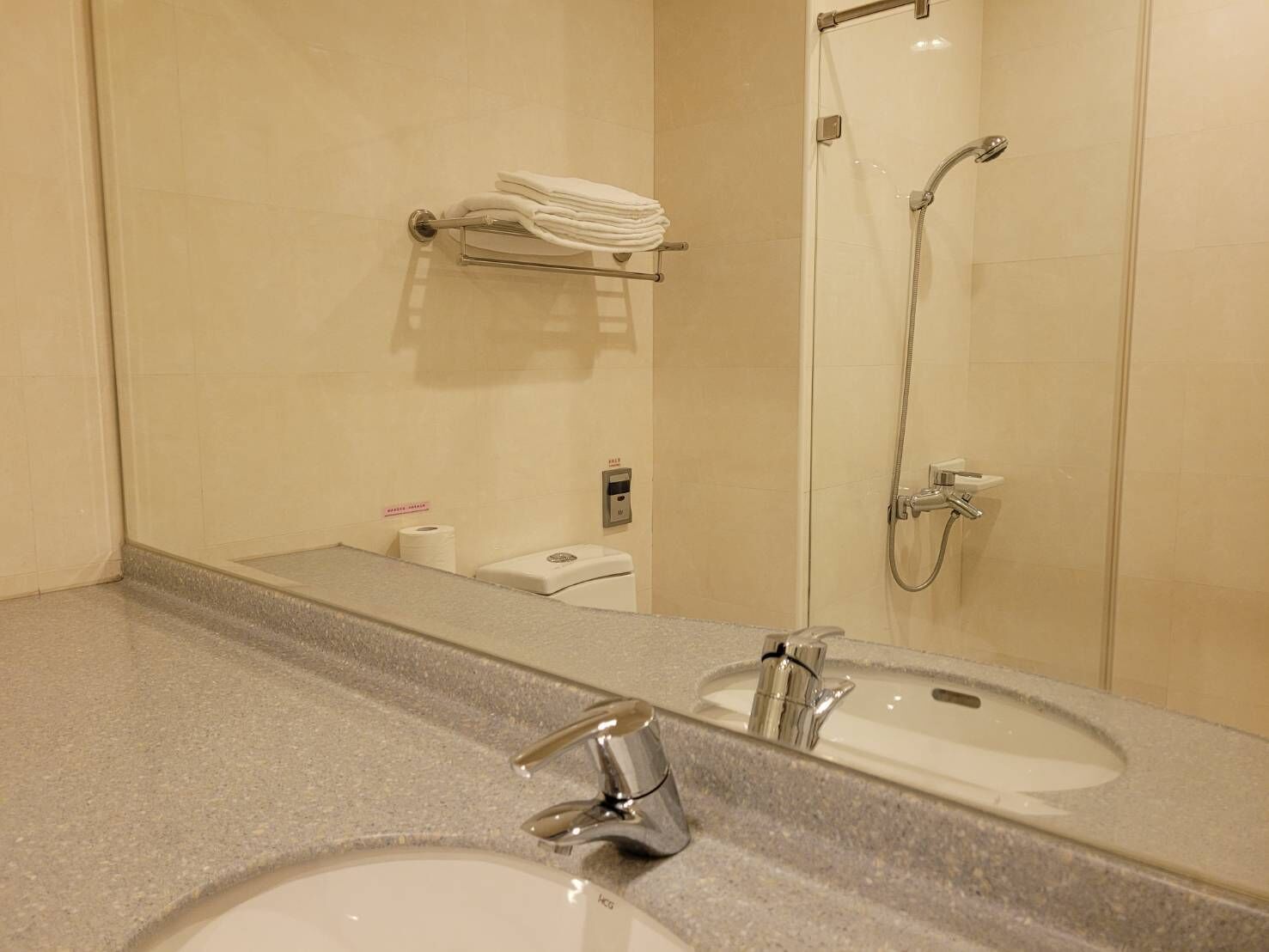 elite double room, 2 single beds | bathroom | free toiletries, hair dryer, slippers, towels