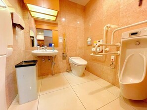 Bathroom - Toyoko Inn Yokohama Shinkoyasu Ekimae (Yokohama)