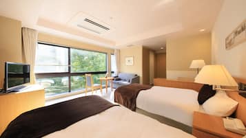 Twin Room with View Bath | Lanai