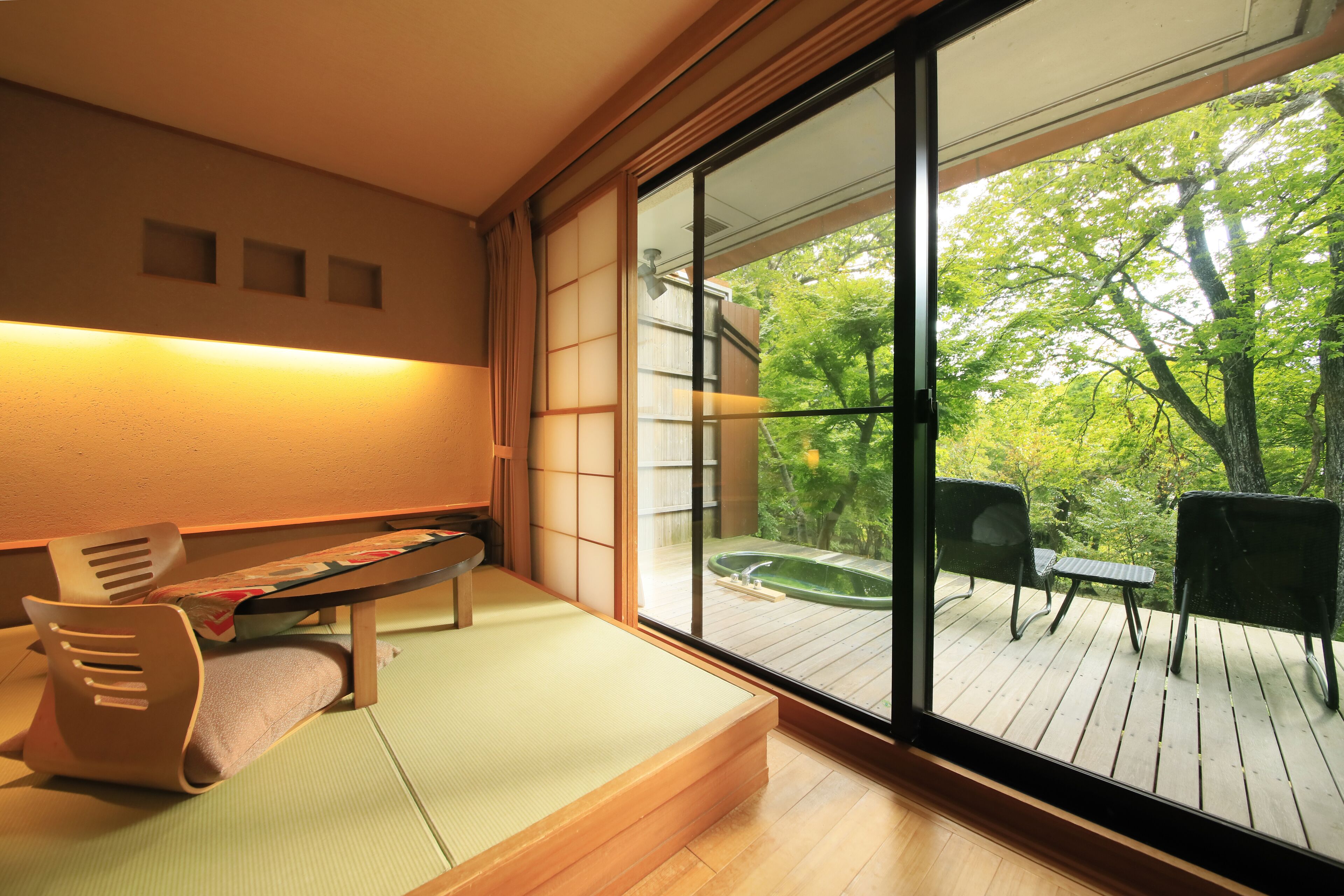 Habitación Deluxe, baño privado (Japanese Western Style,Open-Air Bath) | Edredón, caja de seguridad en la habitación y decoración personalizada 