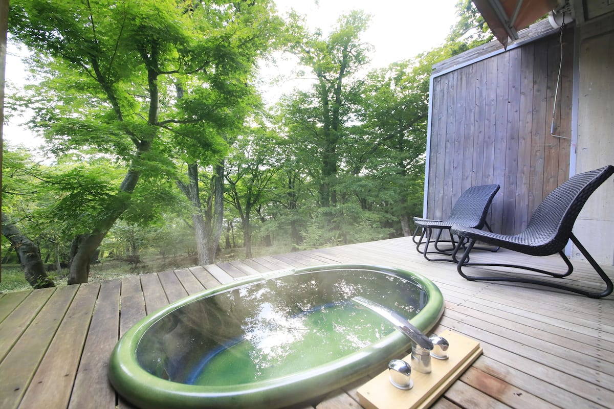 Superior kamer, privébadkamer (Japanese Western Style,Open-Air Bath) | Badkamer | Een bad/douchecombinatie, gratis toiletartikelen, een haardroger