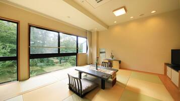 Habitación estándar, baño privado, vistas al parque (Japanese Style) | Vistas desde la habitación