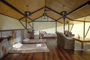 Kingfisher Suite | Premium bedding, bed sheets - Bamurru Plains (Point Stuart)