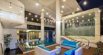 Blue Sky Hotel Petamburan