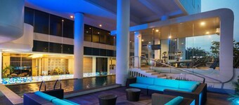 Blue Sky Hotel Petamburan