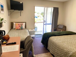 Twin Studio | Free WiFi, bed sheets - Heritage Park Lodge (Haast)
