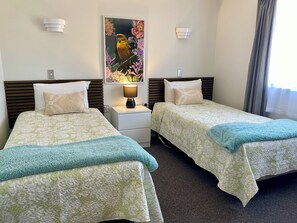One Bedroom Family Unit - Heritage Park Lodge (Haast)