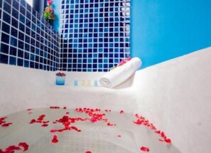 مستلزمات مجانية للعناية الشخصية، مناشف