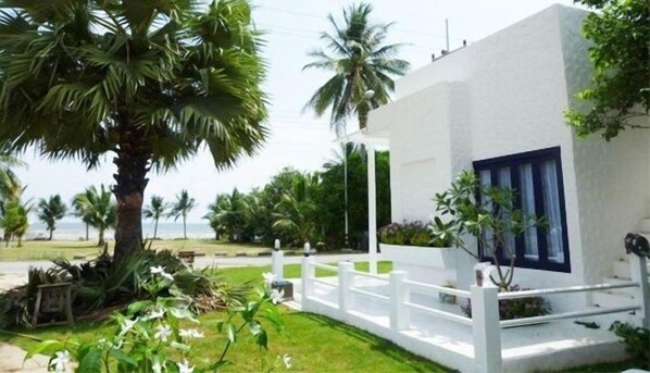 المنطقة المحيطة بالمنشأة