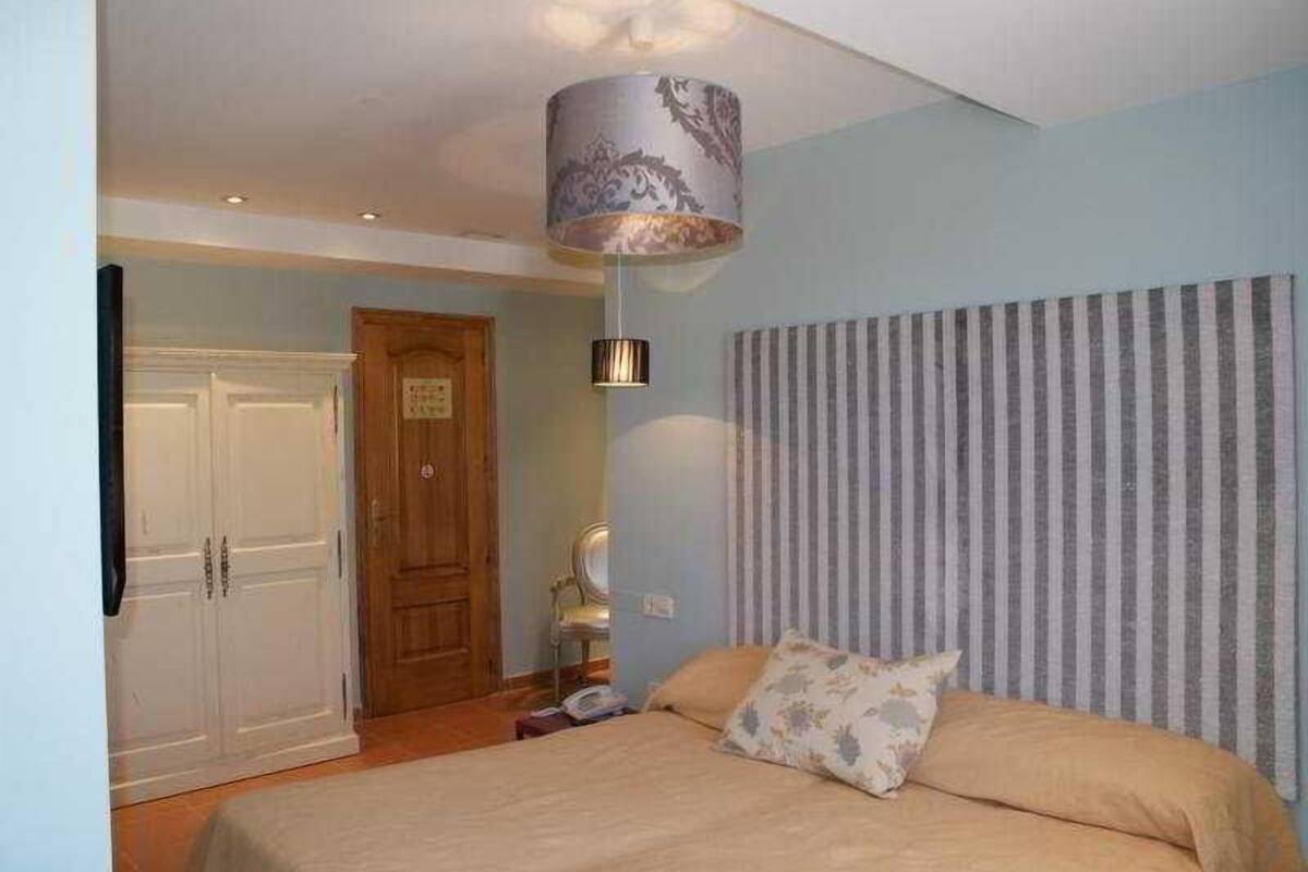In-room safe, desk, free WiFi, bed sheets