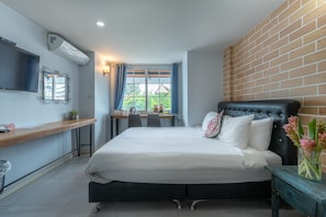 Standard Double Room | Desk, laptop workspace, blackout drapes, soundproofing - Little Bear's Home (Chiang Mai)