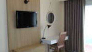 Chambre Double Supérieure | Coffres-forts dans les chambres, Wi-Fi gratuit, draps fournis