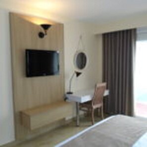 Superior Double Room | In-room safe, free WiFi, bed sheets - Hotel Les Hammadites (Tichy)