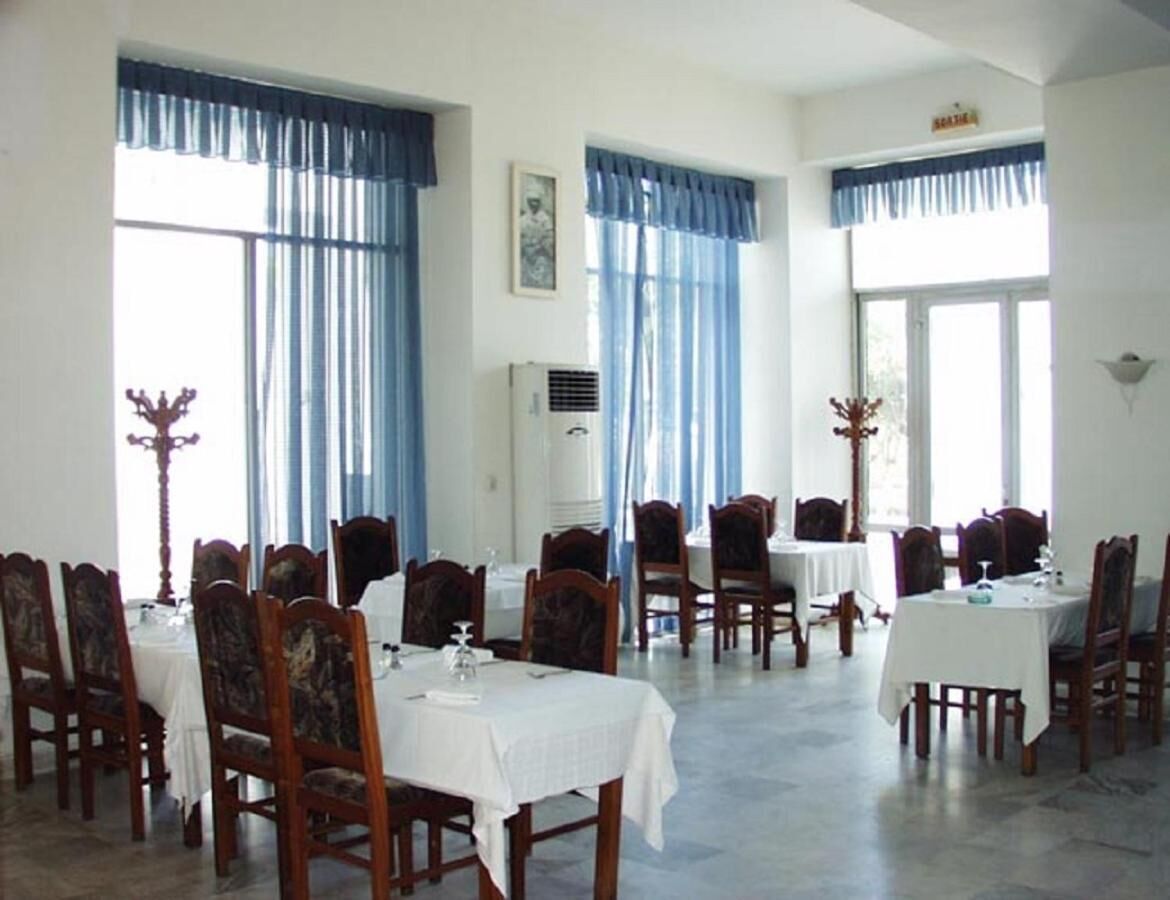 Spécialités Cuisine locale et internationale