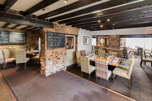 Free daily English breakfast