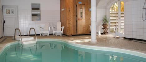 Indoor pool, outdoor pool