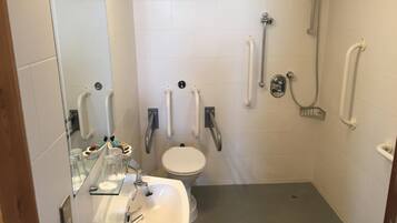 Twin Room, Accessible | Bathroom