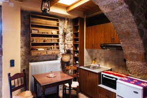 Cottage, Mountain View | Private kitchen