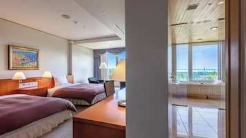 Royal Suite, Non Smoking | 1 bedroom, down comforters, in-room safe, blackout drapes