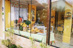 Tägliches inbegriffenes Frühstücksbuffet