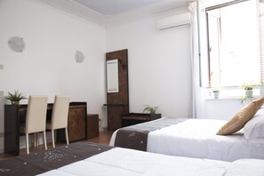 In-room safe, iron/ironing board, free WiFi, wheelchair access - Anacapri Hotel (Rome)