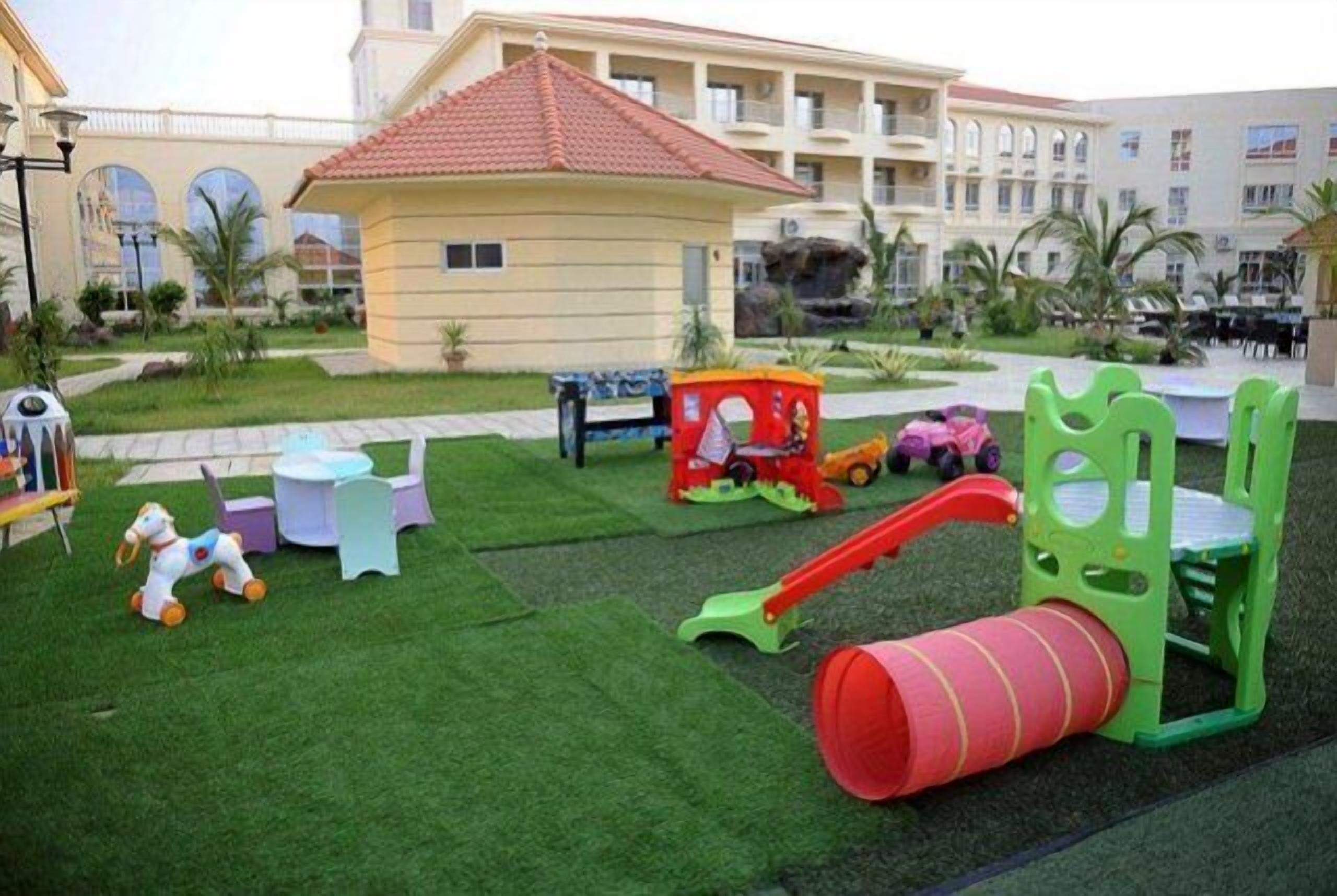 Children’s play area – outdoor