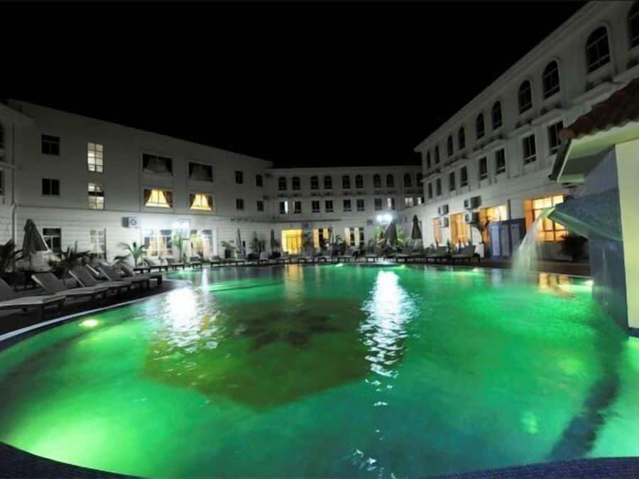 Outdoor pool, sun loungers