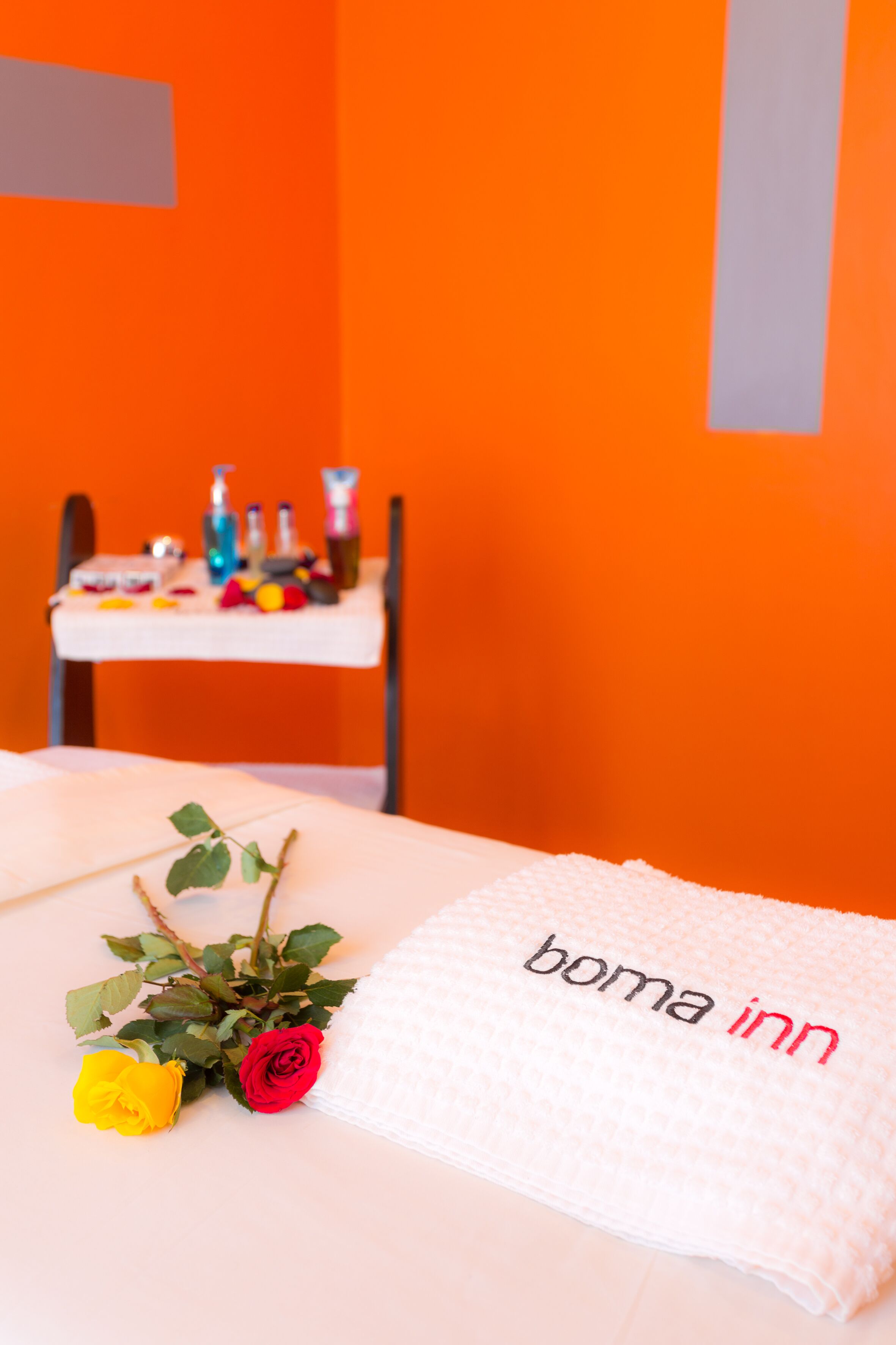 couples treatment room(s), body treatments, body scrubs, facials