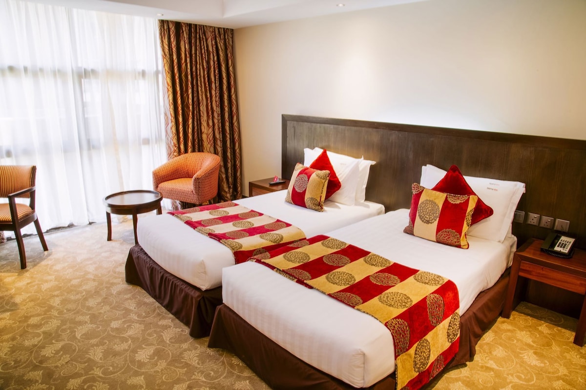 Premium bedding, minibar, in-room safe, desk
