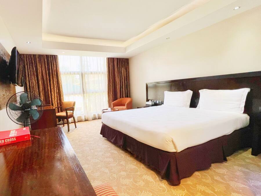 Quarto casal ou duplo superior | Roupas de cama premium, frigobar, cofres nos quartos, escrivaninha