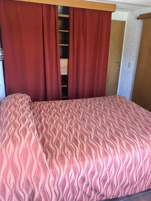 Cabin, 2 Bedrooms | Premium bedding, blackout drapes, free cribs/infant beds, free WiFi - Complejo Las Hoyas (Cabalango)